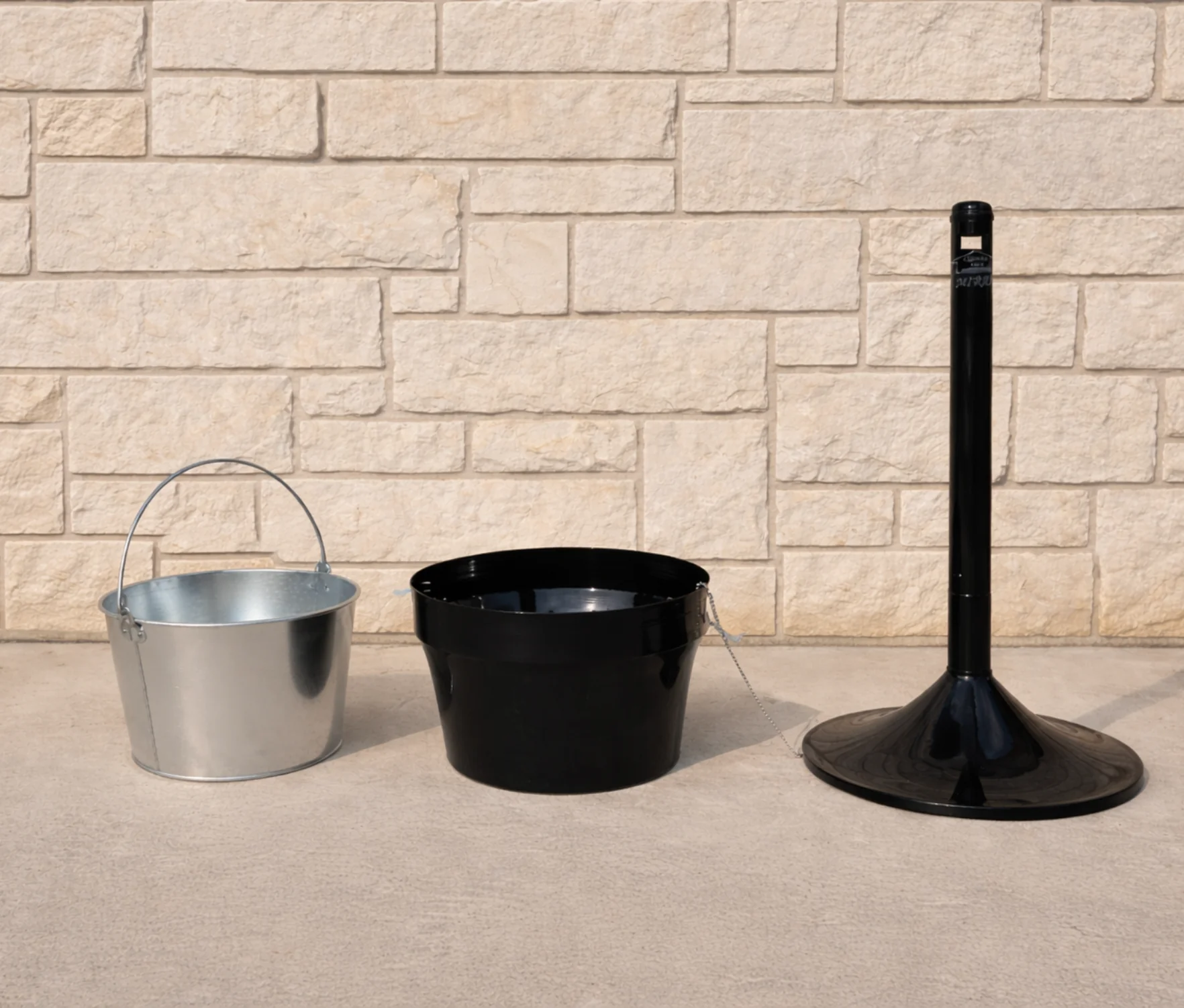 Steel Commercial Outdoor Ashtray, 4-1/2 Gallon, Black - Smokers Pole - Image 3